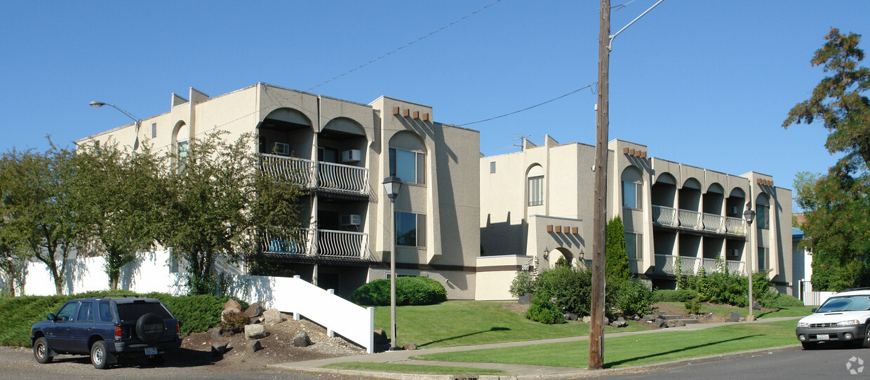 Primary Photo - 207-211 E Sinto Ave