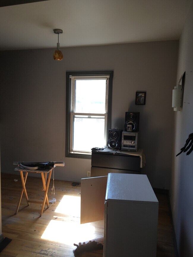 Foto del edificio - 714 W 17th St