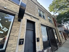 Building Photo - 1524 N Ashland Ave