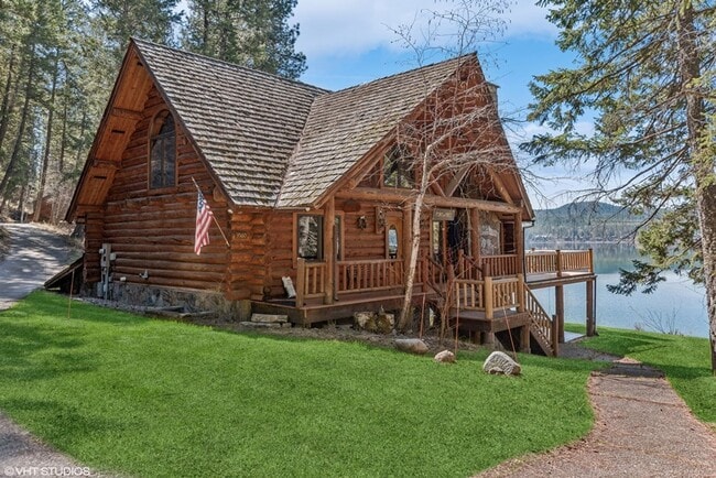 Building Photo - Point of Pines