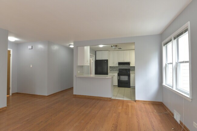Foto del edificio - 4914 Louise St