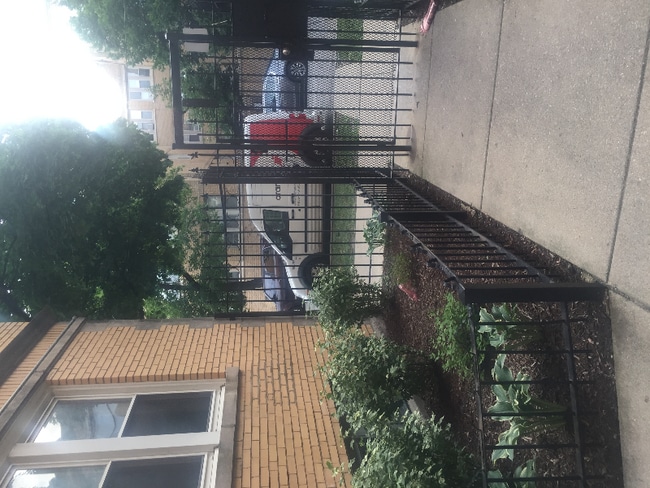 Building Photo - 2349 N Kenneth Ave