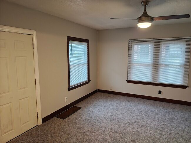 Foto del edificio - 524 Crestmore Ave