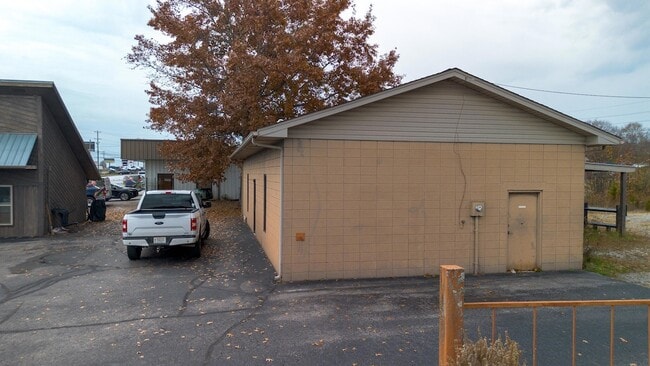 Foto del edificio - 6032 W Andrew Johnson Hwy