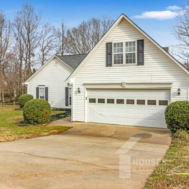 Photo - 110 Stonington Way House