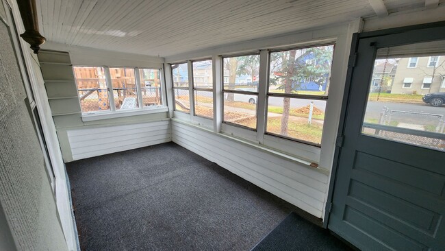 Foto del edificio - Updated North Side Home