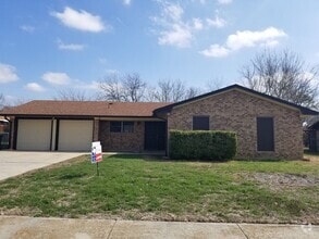 Building Photo - 1710 Kangaroo Ave