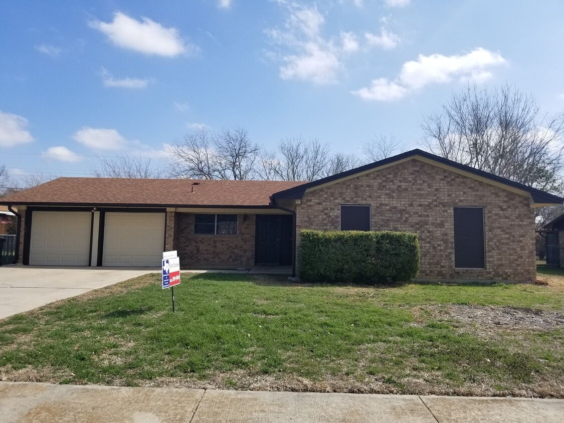 Primary Photo - 1710 Kangaroo Ave