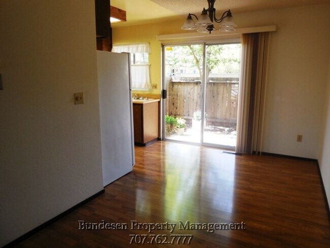 Foto del edificio - 1305 Gold Way