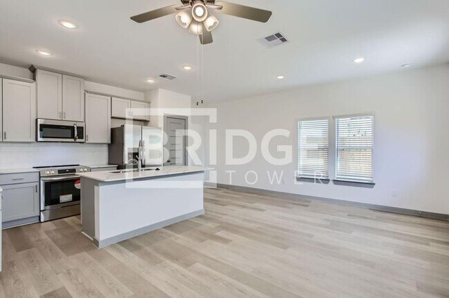 Building Photo - 6455 Pne Hts Dr