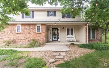 Building Photo - 410 Westview Ct