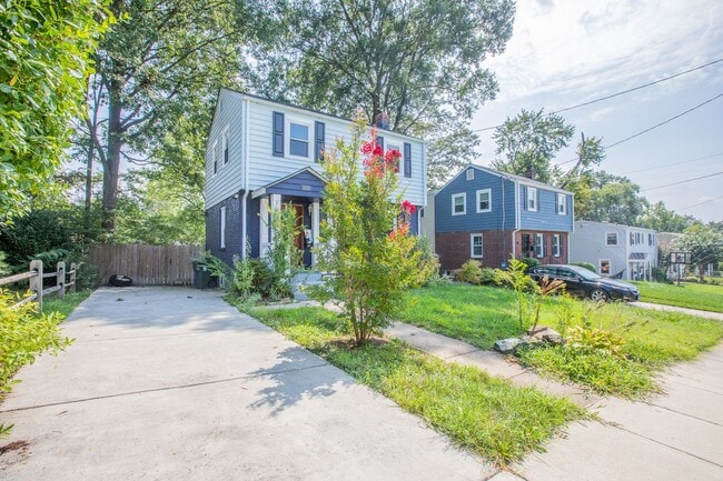 Building Photo - Beautiful 4 BR/2 BA Single-Family Home in ...