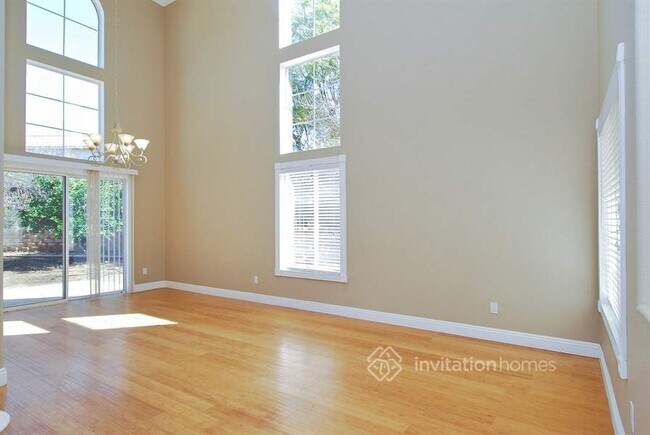 Building Photo - 27542 Ethan Allen Way