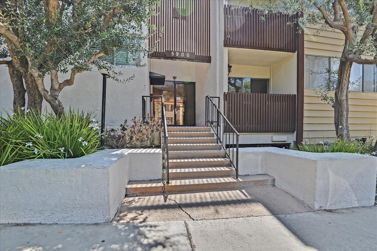 5900 Canterbury Dr Unit A106, Culver City, CA 90230 Condo for Rent in