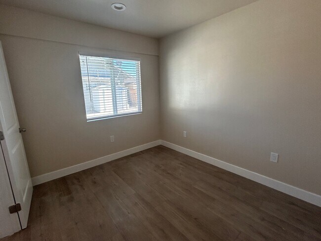 Foto del edificio - 915 E 6th St