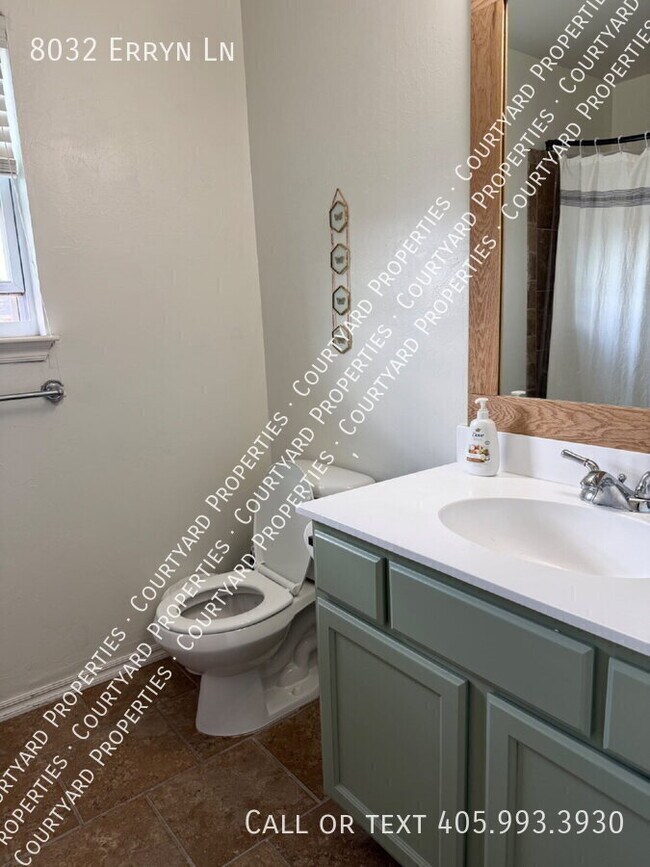 Foto del edificio - 8032 Erryn Ln