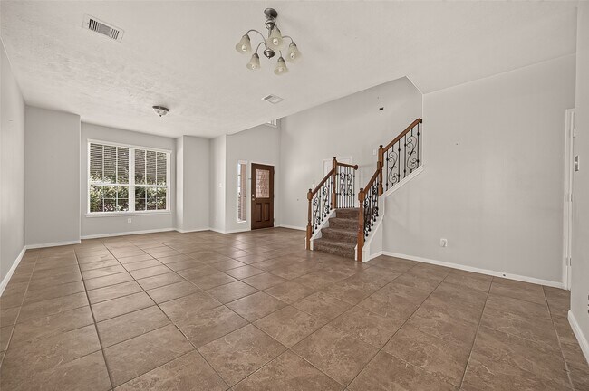 Building Photo - 24906 Clover Ranch Dr