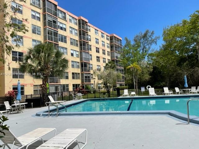 Foto principal - 17890 W Dixie Hwy