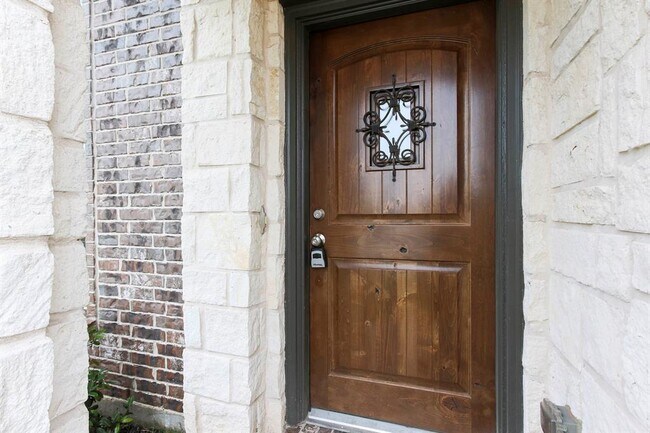 Foto del edificio - 9735 Stratton Ridge Dr