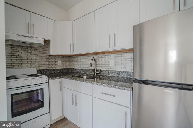 Building Photo - 752 N Bethlehem Pike