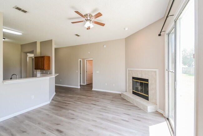 Foto del edificio - 10332 Marsh Hawk Dr