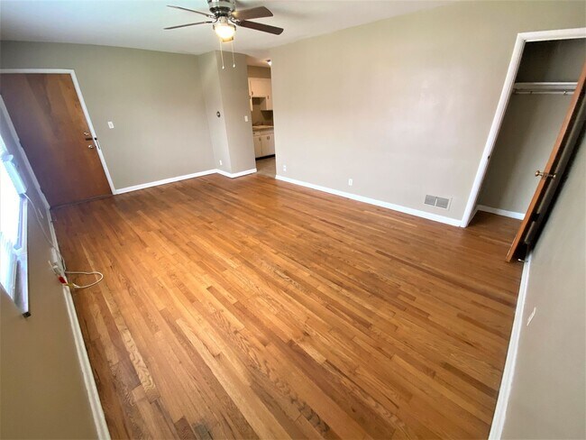 Foto del edificio - 1 Bedroom- Grandview Area