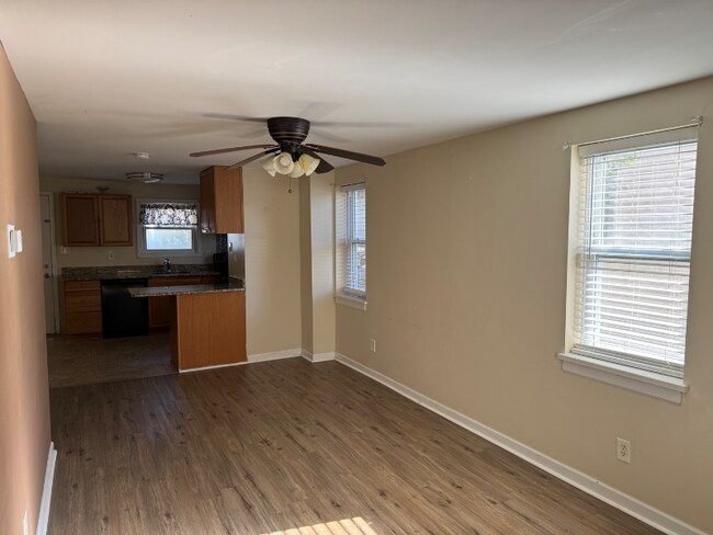 Foto del edificio - 8 Walnut Ave