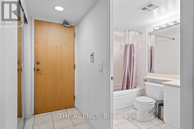 Photo du bâtiment - 4968 Yonge St