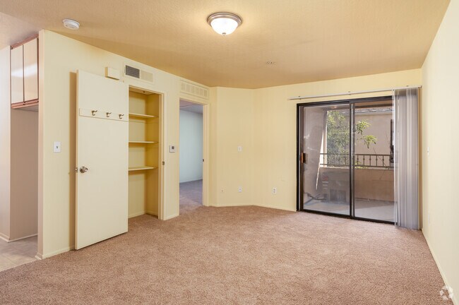 1 habitación, 1 baño, 650 pies cuadrados, sala de estar - Montrose