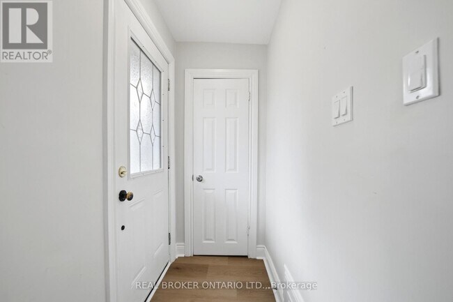 Building Photo - 24 Glenburn Ave