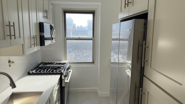 Photo - 225 St Pauls Ave Apartment