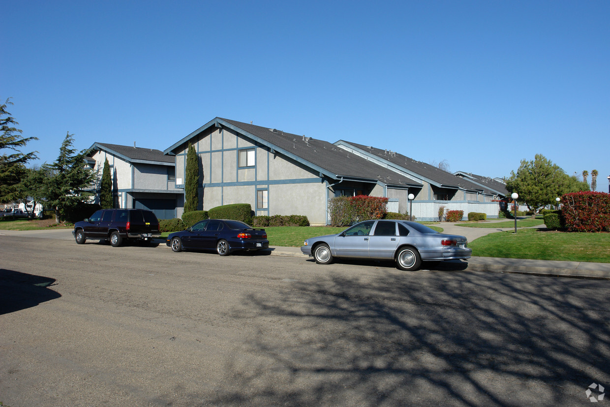 Primary Photo - Laurel Townhome Apartments