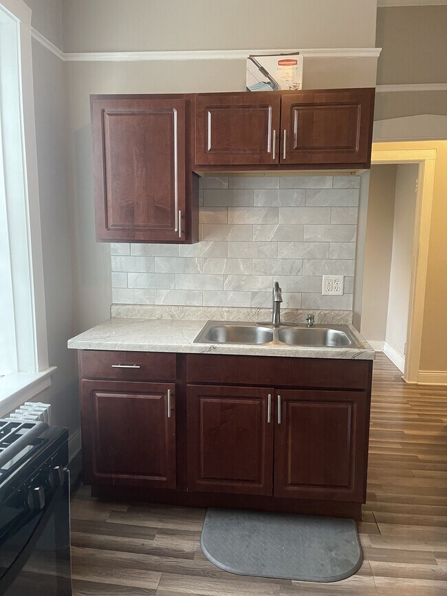 Foto del edificio - 1118 W Garfield Blvd