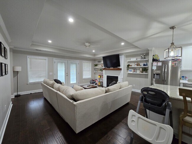 Foto del edificio - Beach Forest Subdivision 4 Bedrooms/2 Bath...