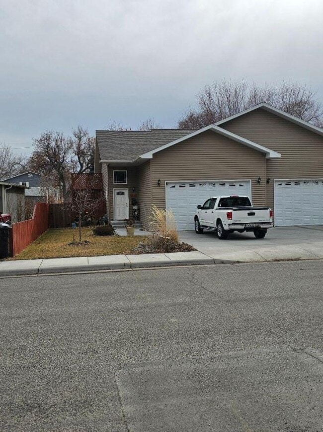 Building Photo - 3 bedroom in Billings MT 59101