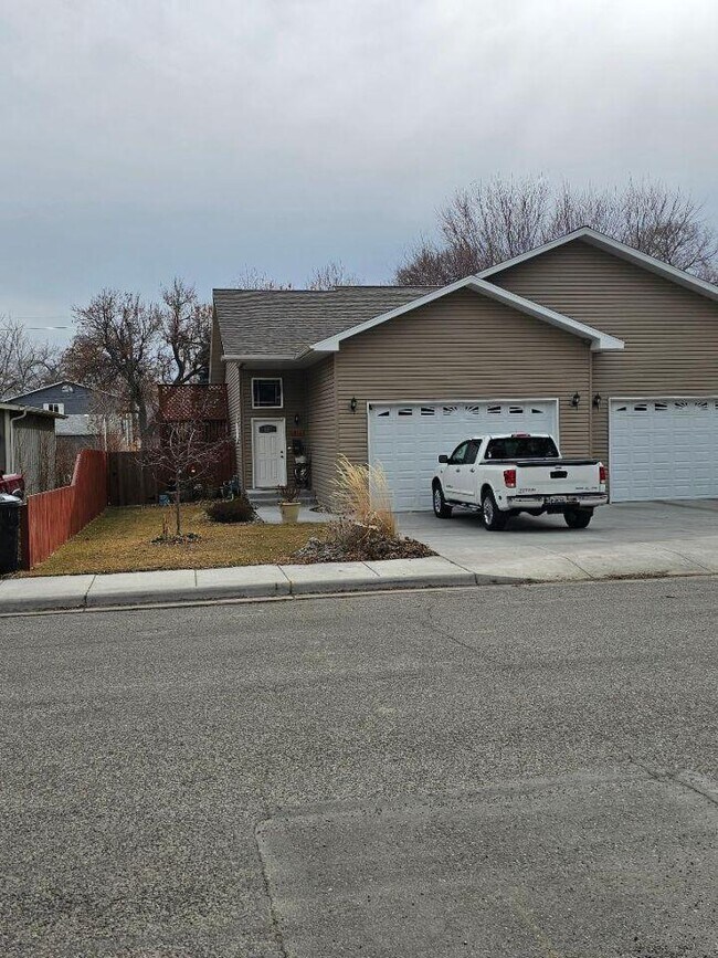 Foto del edificio - 3 bedroom in Billings MT 59101
