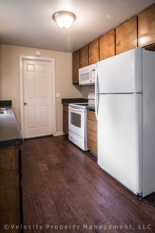 Foto del edificio - Single Level Home! Pets Welcome!