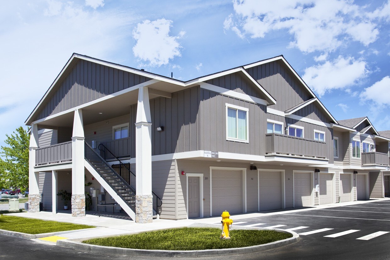Legacy Villas 21900 E Country Vista Liberty Lake, WA Apartments for Rent in Liberty Lake
