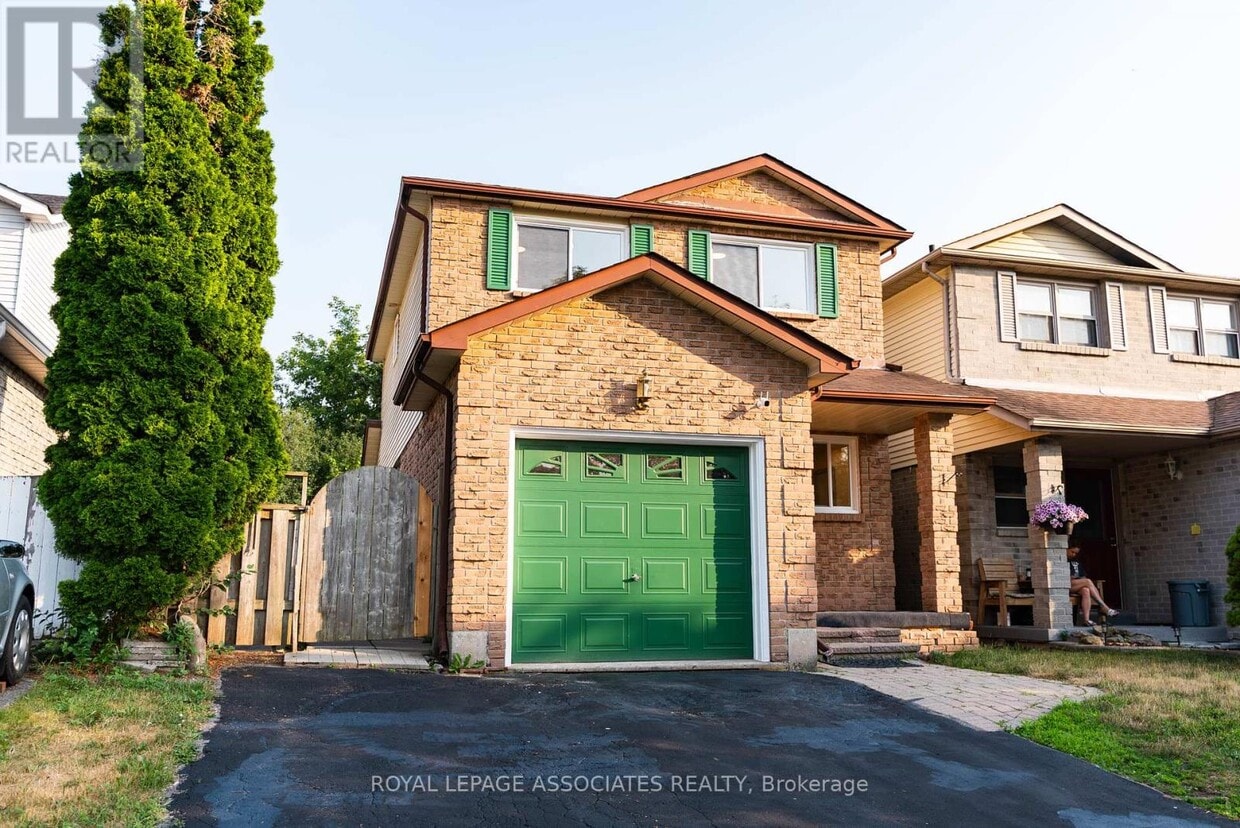 Primary Photo - 1553 Norwill Crescent