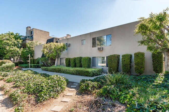 Foto del edificio - 4653 Fulton Ave