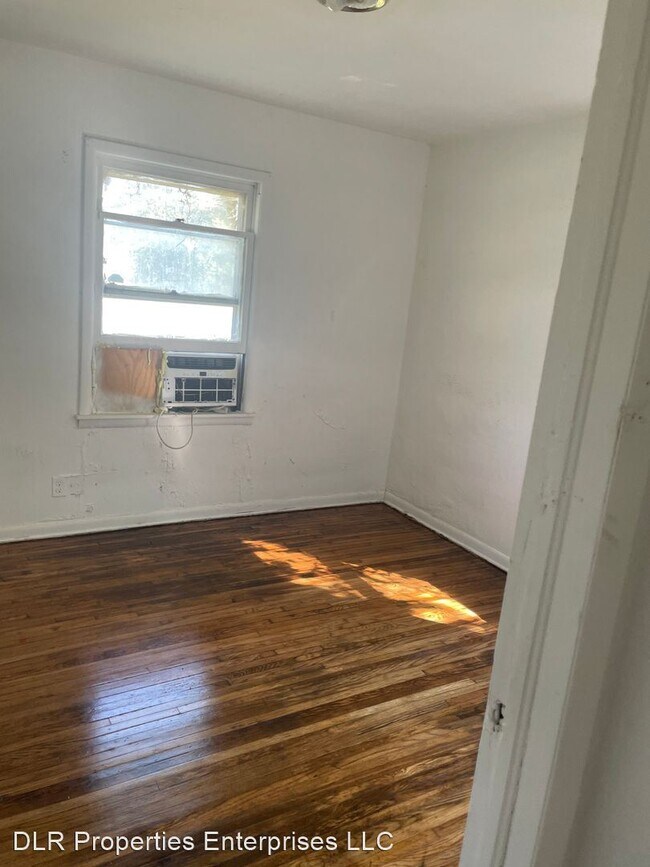Foto del edificio - 3 br, 1 bath House - 4680 N. Hartford Ave