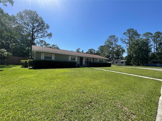Foto del edificio - 6206 NW 27th St