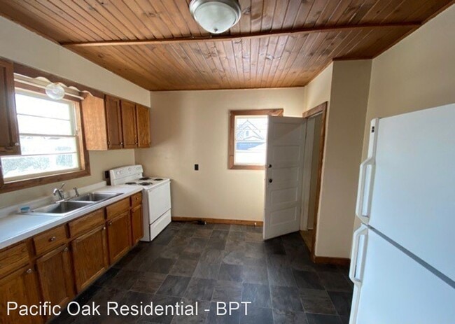 Building Photo - 4 br, 1 bath House - 1025 Wisconsin Ave