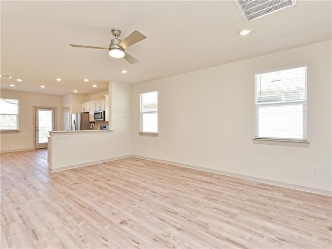 Foto del edificio - 7512 Daves Landing Dr