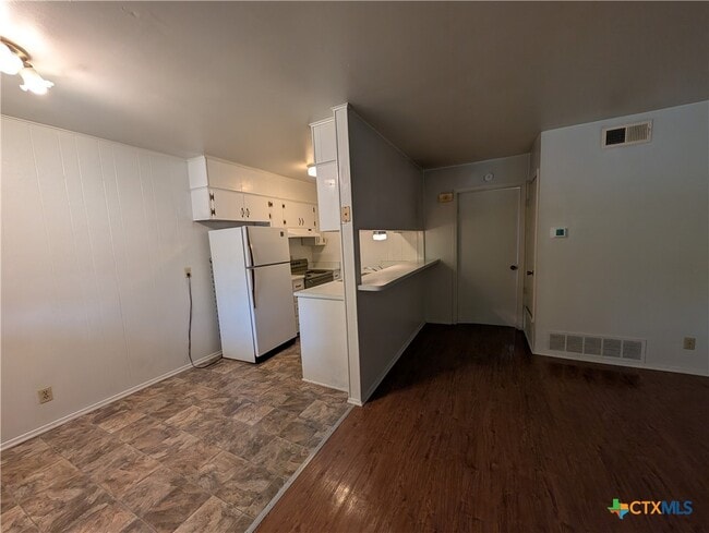 Building Photo - 165 Richter Ln