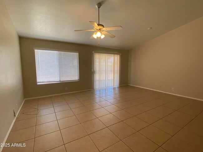 Foto del edificio - 5540 N 73rd Ave