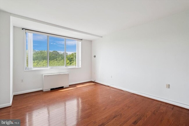 Foto del edificio - 10401 Grosvenor Pl