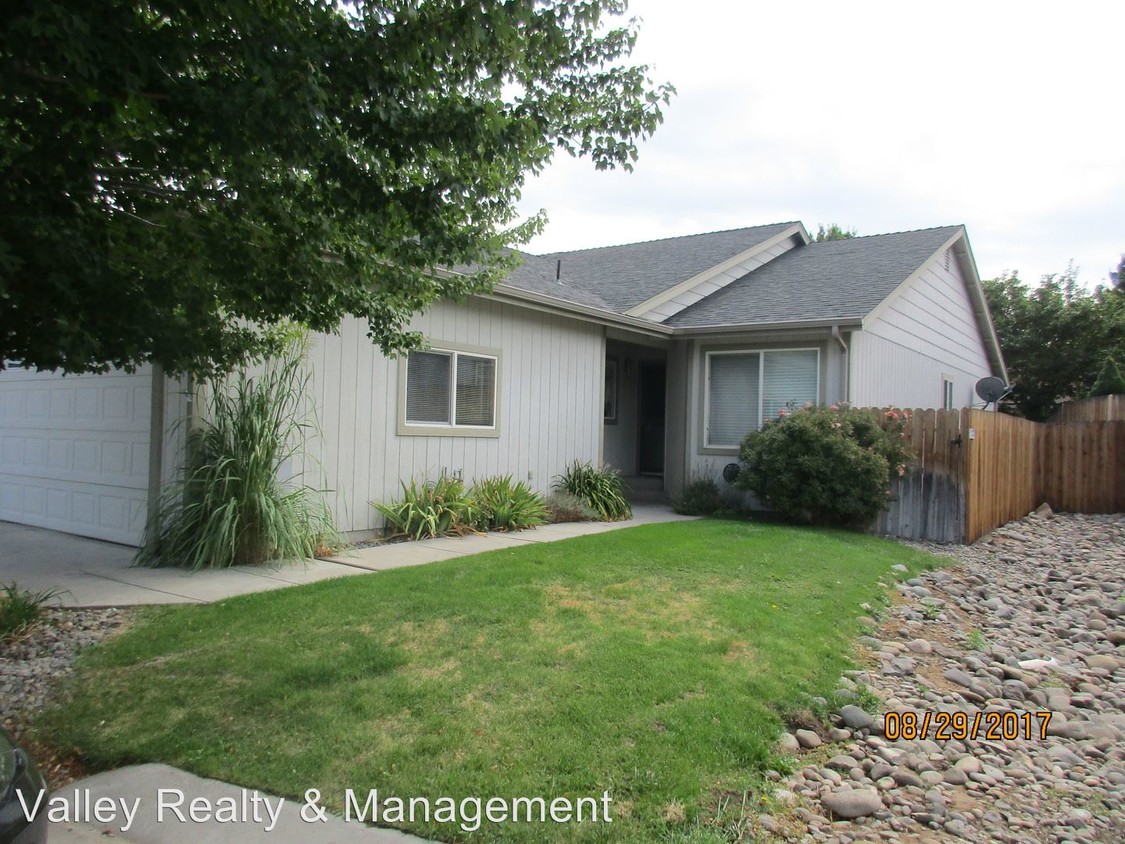 Primary Photo - 3071 Doubletree Ln