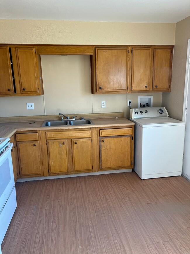 Building Photo - Want to live in Tularosa? This one is new ...