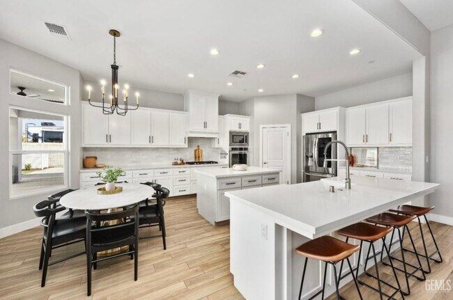 Building Photo - 16612 Bellewood Pl